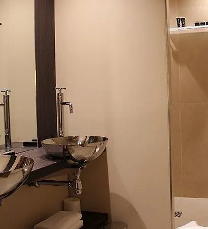 Bourdonnais باريس